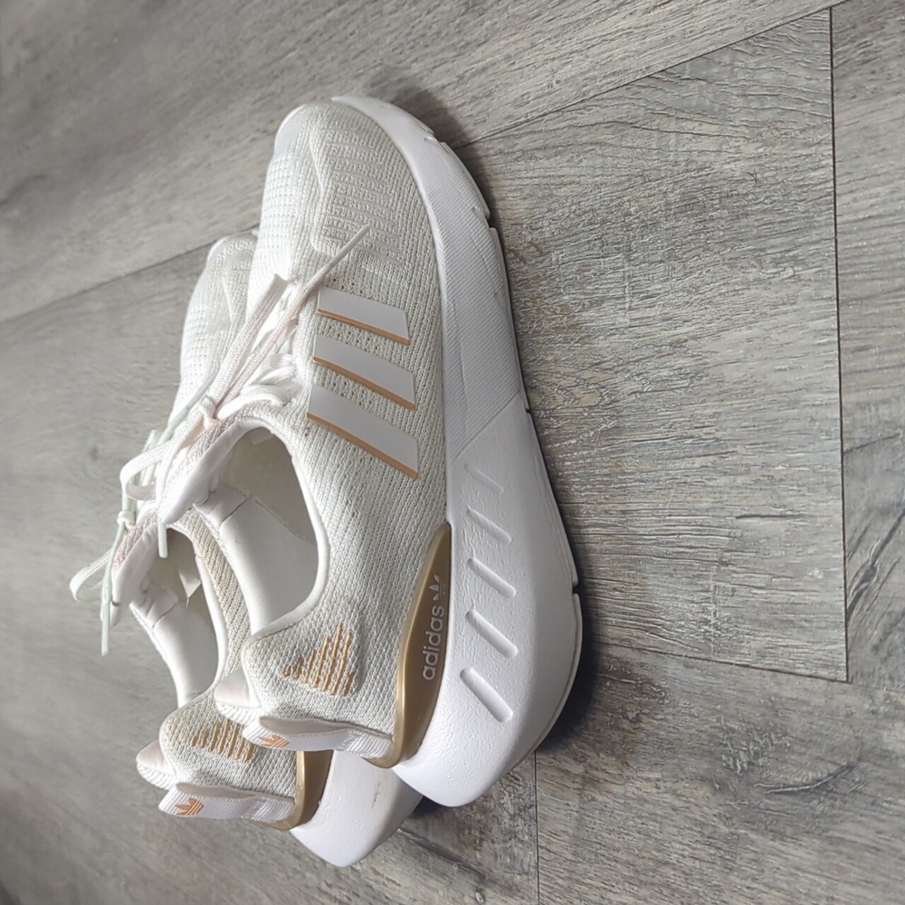 Adidas Swift Run 22 Women’s Size 6.5 - Picture 1 of 8